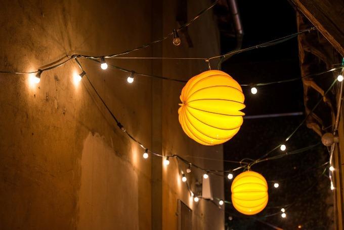Der wetterfeste und robuste Lampion Barlooon beim Advent in den Höfen in Quedlinburg. Der wetterfeste und robuste Lampion Barlooon beim Advent in den Höfen in Quedlinburg.