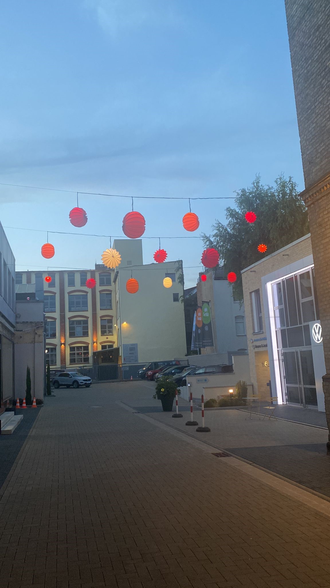 Barlooon wetterfester Lampion Gessner Jacobi VW Nutzfahrzeuge 30453 Hannover Bauweg 15 Barlooon wetterfester Lampion Gessner Jacobi VW Nutzfahrzeuge 30453 Hannover Bauweg 15