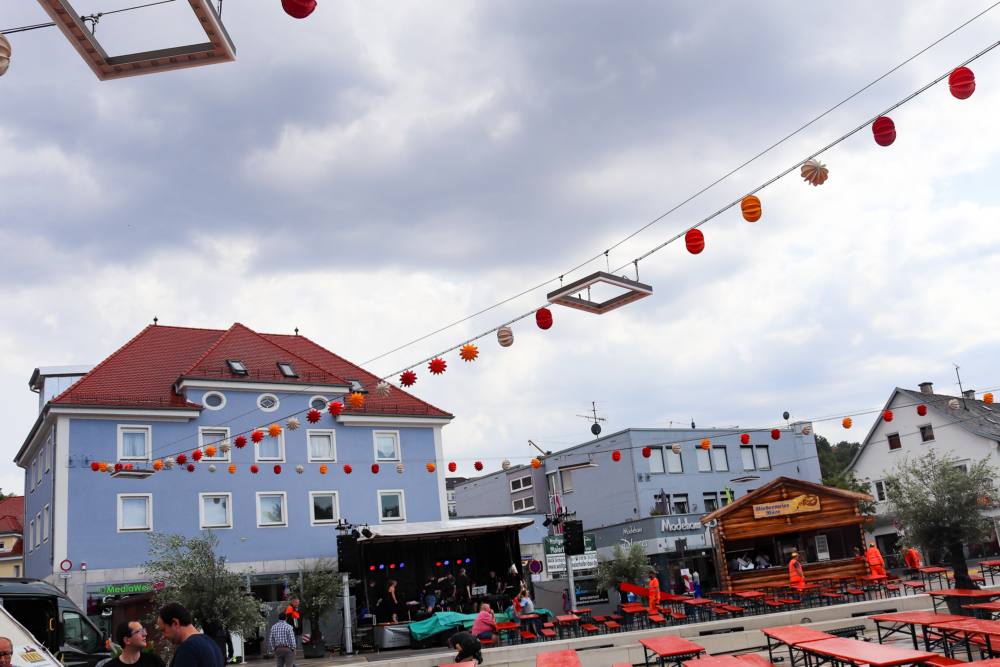 Wetterfeste Barlooon Lampions in creme, gelb, orange und rot mit 30 cm Durchmesser in der Stadt Landau a.d.Isar. Wetterfeste Barlooon Lampions in creme, gelb, orange und rot mit 30 cm Durchmesser in der Stadt Landau a.d.Isar.